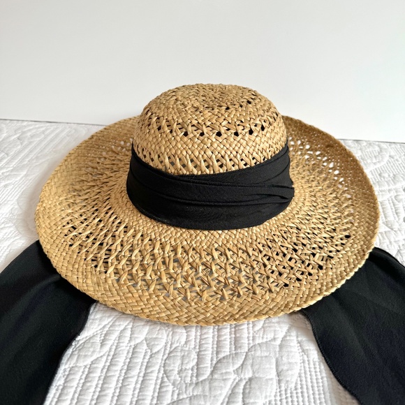 Natural Straw Hat Black Trim Tie Ribbon Round Hat main image 3